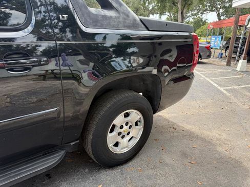 Used 2007 Chevrolet Avalanche LT AWD/4WD image 8