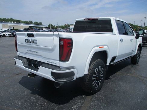 Used 2025 GMC Sierra 3500 Denali Ultimate AWD/4WD image 6