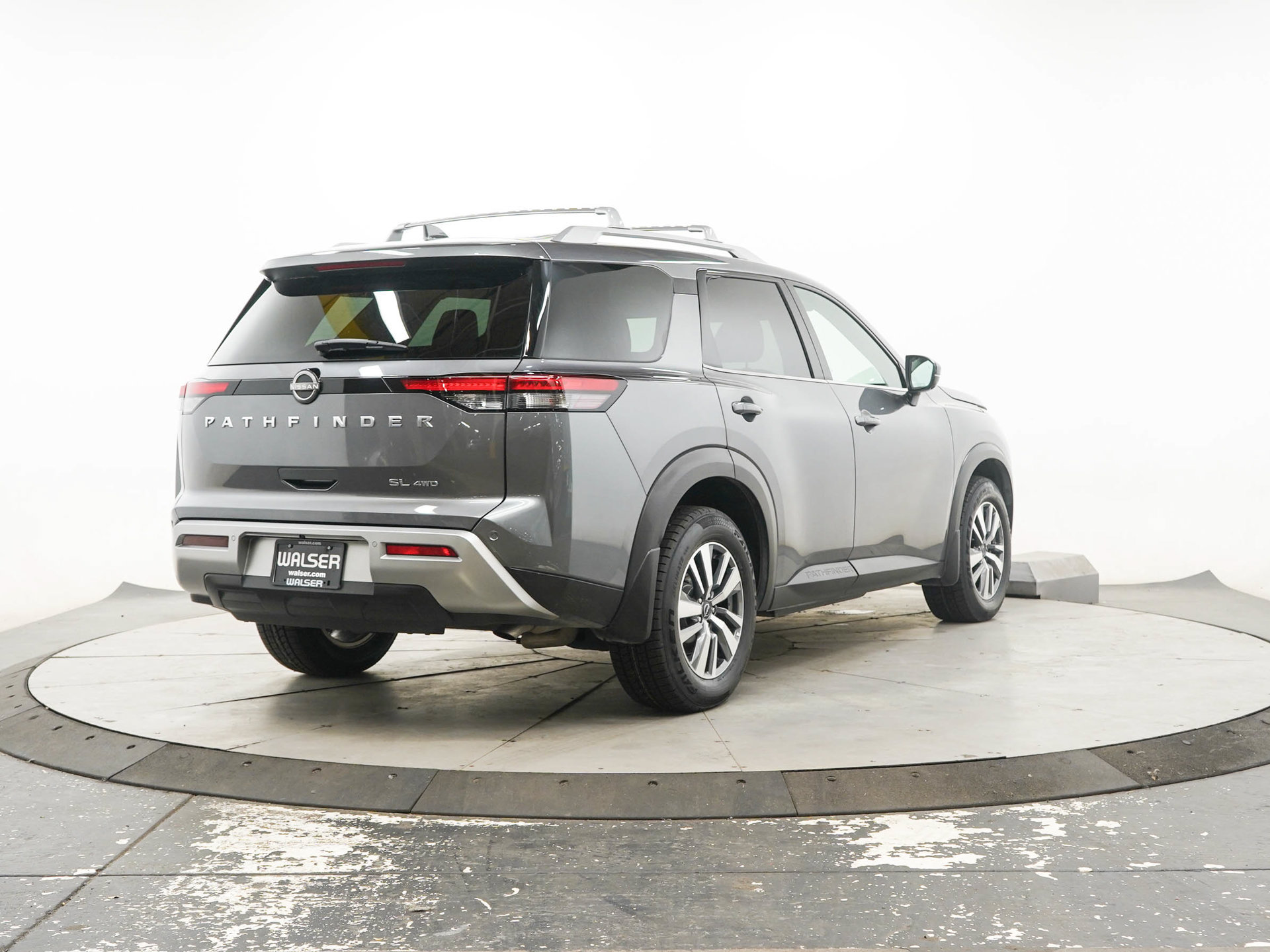 Used 2024 Nissan Pathfinder SL AWD/4WD image 5