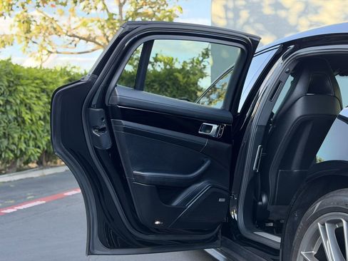 Used 2018 Porsche Panamera 4S image 24