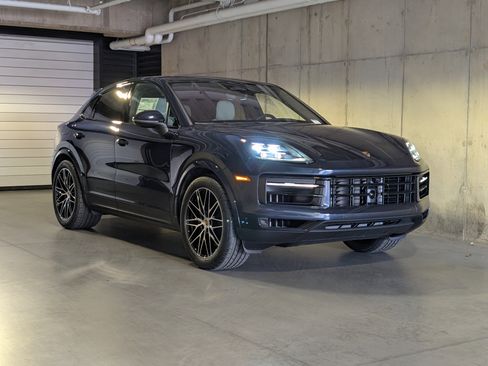 New 2026 Porsche Cayenne Coupe AWD/4WD image 11