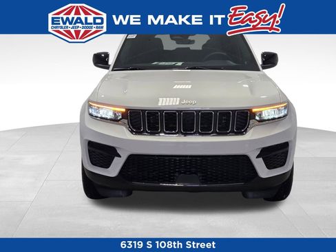 New 2026 Jeep Grand Cherokee Laredo X AWD/4WD image 20