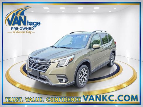 Certified 2024 Subaru Forester Premium AWD/4WD image 1