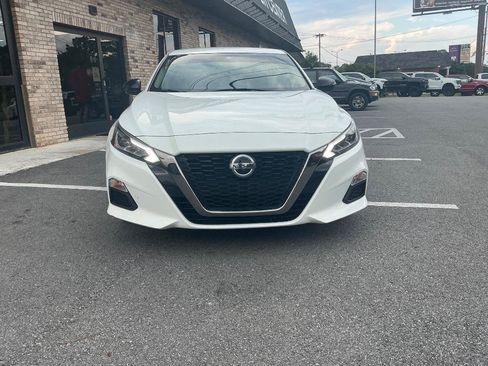 Used 2020 Nissan Altima 2.5 SR FWD image 9