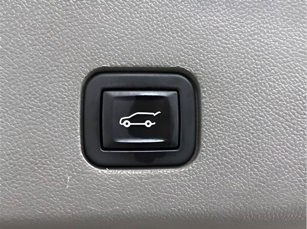 Used 2021 Cadillac XT6 Premium Luxury FWD image 25