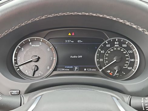 Used 2022 INFINITI QX50 Luxe w/ Appearance Package image 22