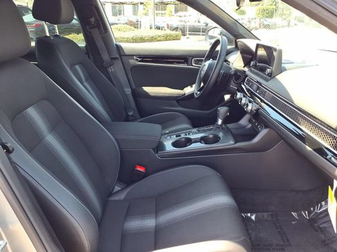 Used 2025 Honda Civic Sport image 7