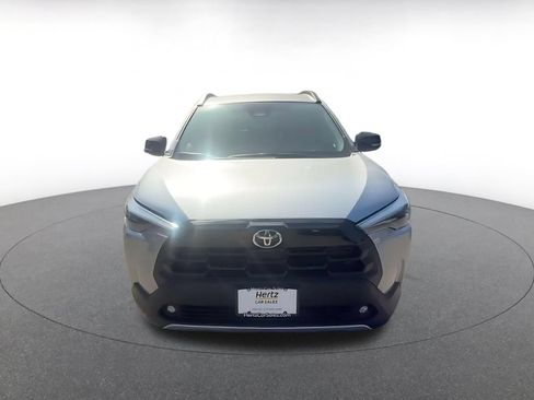 Used 2026 Toyota Corolla Cross XLE FWD image 4