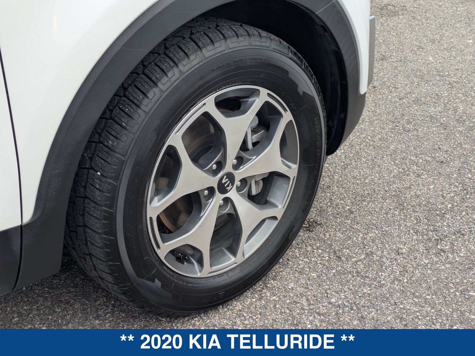 Used 2020 Kia Telluride EX FWD image 13