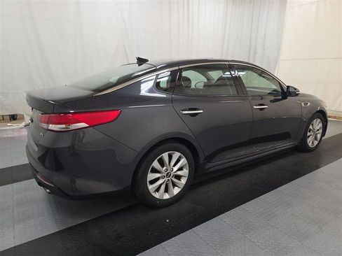 Used 2017 Kia Optima EX w/ Premium Package FWD image 6