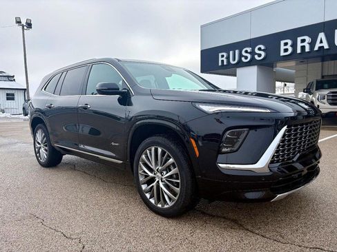 Used 2025 Buick Enclave Avenir w/ Super Cruise Package image 2