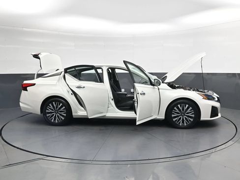 Used 2023 Nissan Altima 2.5 SV FWD image 50