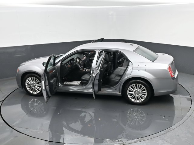 Used 2014 Chrysler 300 AWD image 24