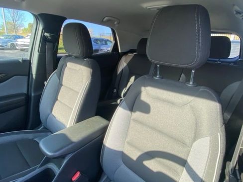 Used 2024 Chevrolet TrailBlazer LT w/ Driver Confidence Package image 5