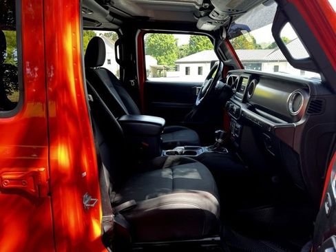 Used 2018 Jeep Wrangler Unlimited Rubicon w/ Safety Group image 28