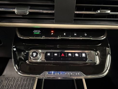 Certified 2025 Lincoln Corsair AWD w/ Equipment Group 101A image 14