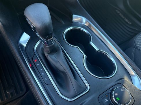 Used 2023 Chevrolet Traverse LT image 21