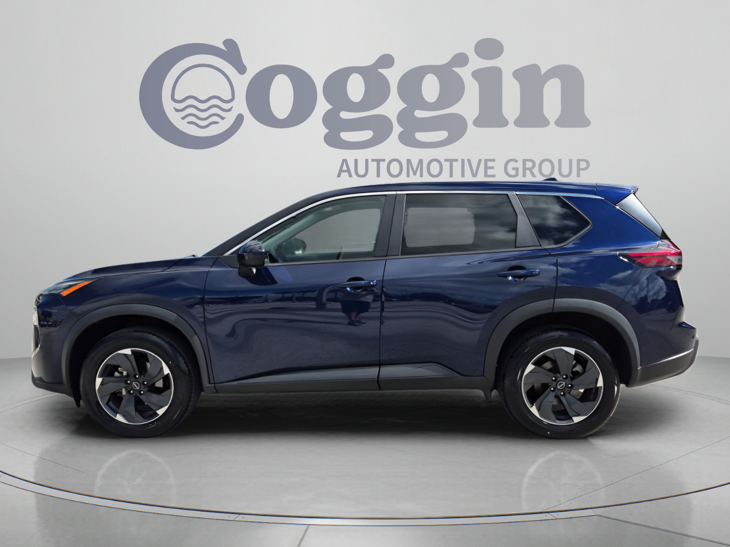 Used 2024 Nissan Rogue SV FWD image 3