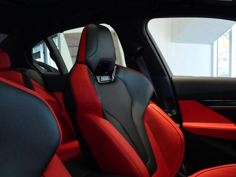 New 2026 BMW M5 w/ Executive Package image 21