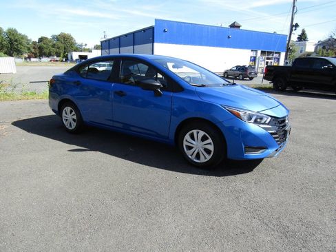 Used 2023 Nissan Versa S image 41