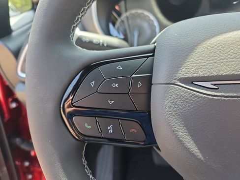 New 2027 Chrysler Pacifica Limited FWD image 19