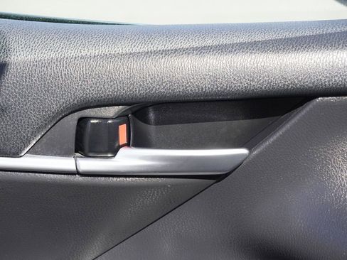 Used 2023 Toyota Camry SE FWD image 11