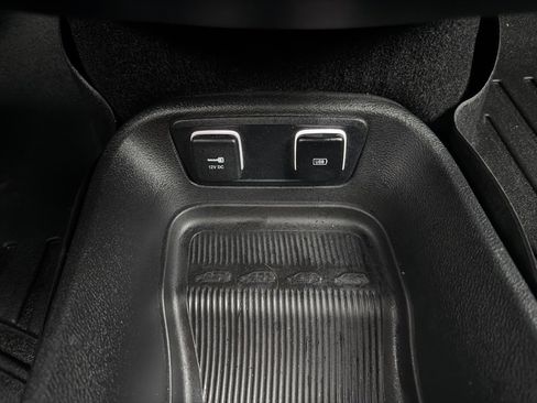 Used 2019 Chrysler Pacifica Limited w/ Advanced Safetytec Group image 35