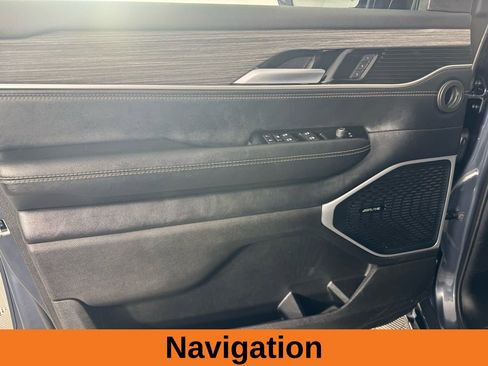 Used 2024 Jeep Wagoneer L Series II w/ Flexible Seating Group image 10