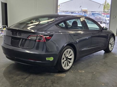 Used 2023 Tesla Model 3 Standard Range image 4