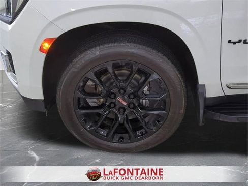Used 2023 GMC Yukon SLT w/ SLT Premium Package image 33