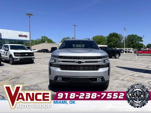 Used 2020 Chevrolet Silverado 1500 RST w/ Texas Edition AWD/4WD image 2