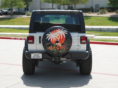 Used 2025 Jeep Wrangler Unlimited Sport AWD/4WD image 4