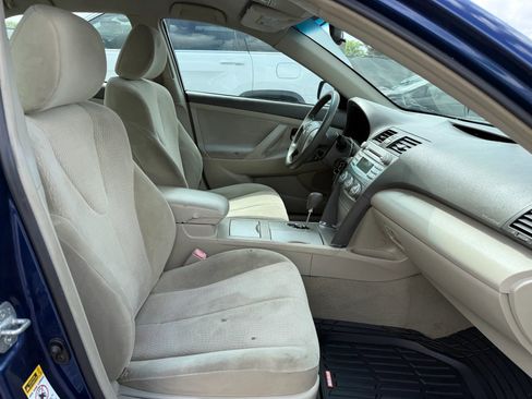 Used 2011 Toyota Camry LE FWD image 18