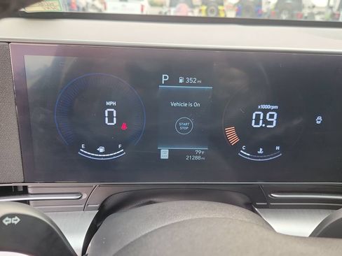 Used 2024 Hyundai Kona SEL AWD/4WD image 20