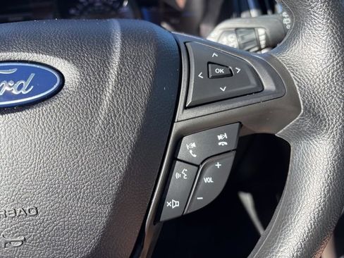 Used 2023 Ford Edge SE image 9