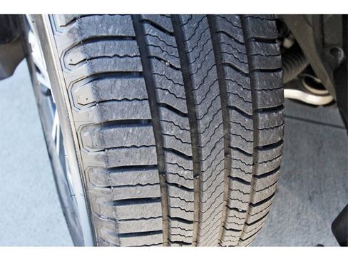 Used 2021 Nissan Rogue SV w/ Premium Package image 30