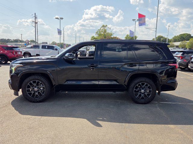 Used 2024 Toyota Sequoia Platinum AWD/4WD image 4