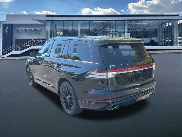 Used 2023 Lincoln Aviator Reserve w/ Equipment Group 201A AWD/4WD image 6