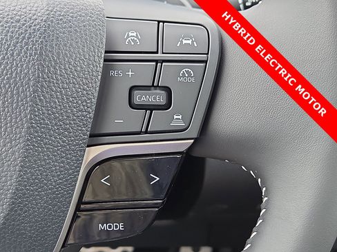 Used 2025 Toyota Camry SE FWD image 22