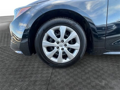 Used 2025 Toyota Corolla LE image 13