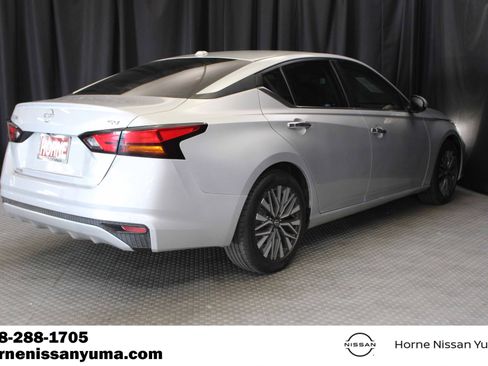 Used 2023 Nissan Altima 2.5 SV FWD image 13