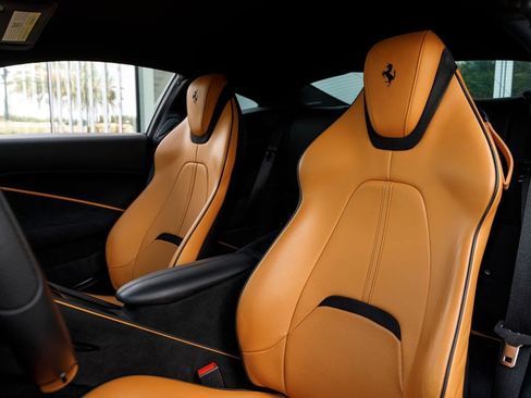 Used 2022 Ferrari Roma RWD image 22