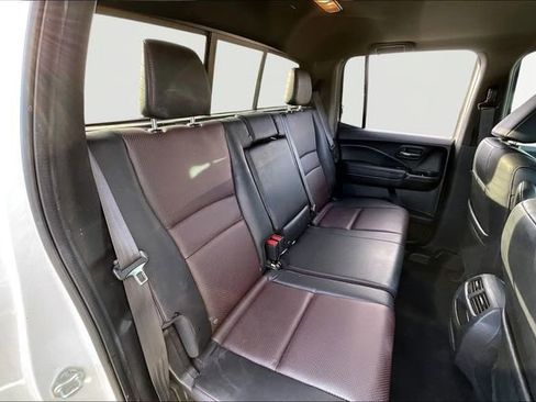 Used 2022 Honda Ridgeline Black Edition image 17
