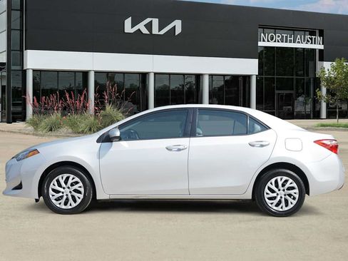 Used 2019 Toyota Corolla LE FWD image 3