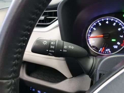 Used 2021 Toyota RAV4 XLE Premium image 26