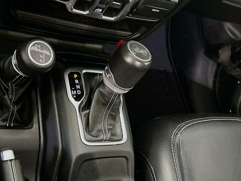 Used 2020 Jeep Wrangler Unlimited Sahara AWD/4WD image 25
