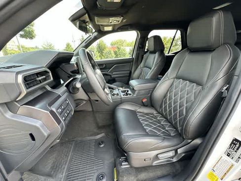 Used 2025 Toyota 4Runner TRD Off-Road AWD/4WD image 16