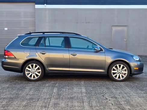 Used 2010 Volkswagen Jetta TDI image 9