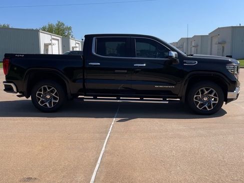 Used 2025 GMC Sierra 1500 SLT w/ SLT Premium Package AWD/4WD image 5