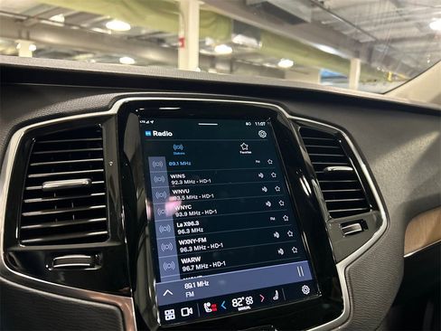 Certified 2024 Volvo XC90 B6 Plus w/ Protection Package Premier image 16